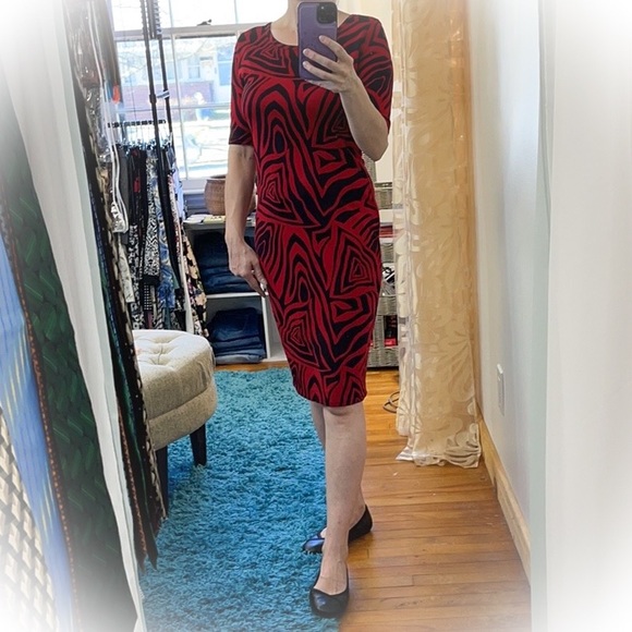 💕Beautiful Red and Black Fine Knit Lularoe Julia Dress💕 - Picture 5 of 9